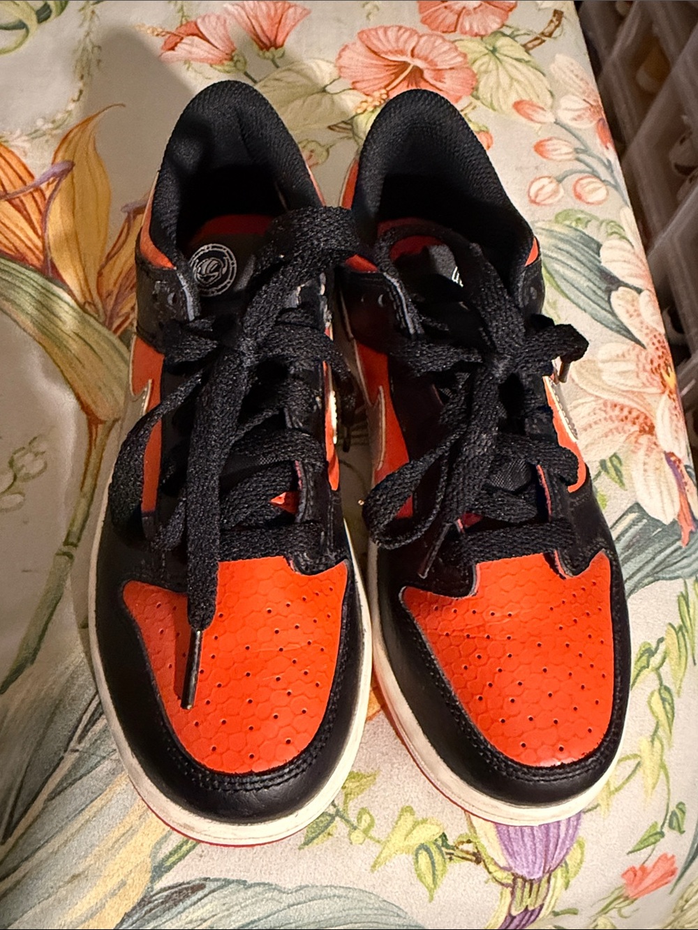 Nike Kids Black and Orange Low-Top Sneakers